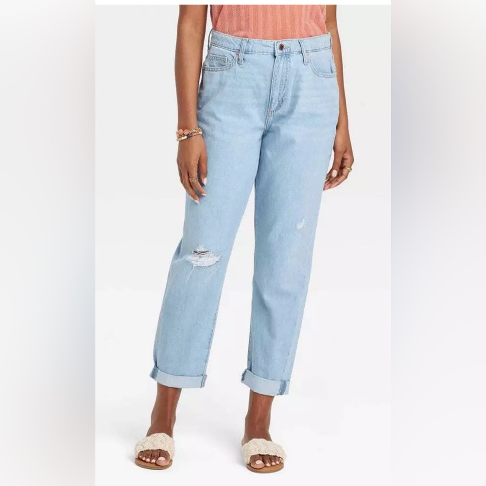 Women's Mid-Rise Boyfriend Jeans - Universal Thread Light Wash size 6
